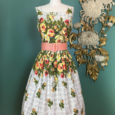 1950s sundress, border print dress, vintage 50s dress, rose print dress, size small, summer dress, graduated print, 1950s floral dress, 26 