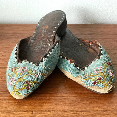 Antique Beaded Shoes - Straits Community Glass Beaded Wedding Shoes Early 1900's - Shabby Chic Decorative Shoes - Distressed Beaded Slippers 