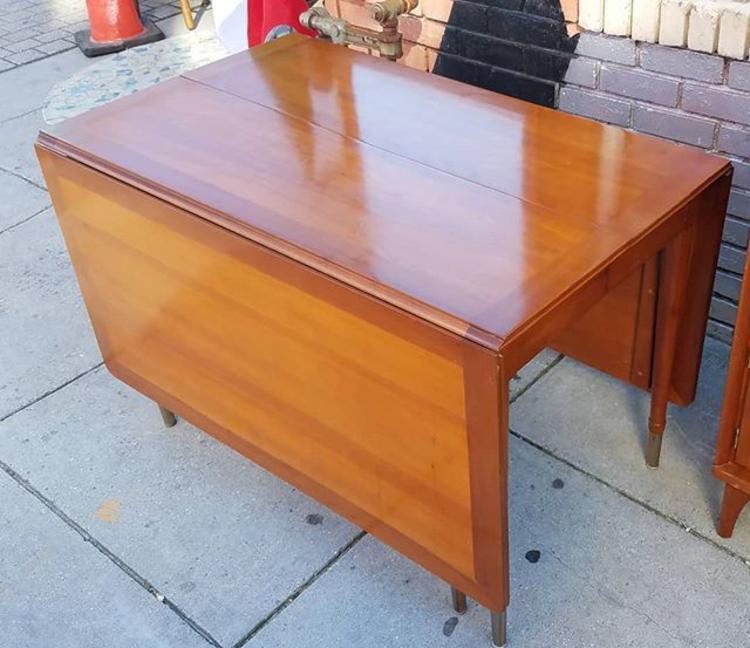 Cherry Drop Leaf Table w 2 Extension Leaves, 