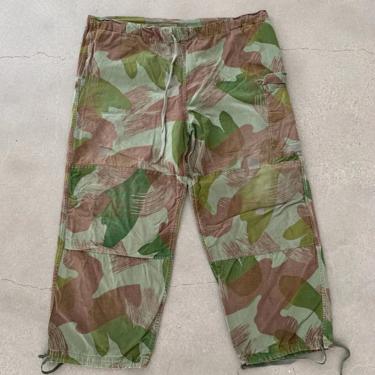 Vintage 32-46 Waist x 29 Inseam British Brushstroke Camo Military Pant Trousers | 50s Two Tone Hunting Utility Pants | 