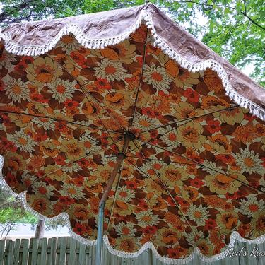 Groovy Brown and White Fringe Patio Umbrella with Flower Inside 