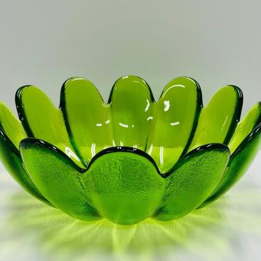 Vintage Indiana Glass Bowl / Green Lotus / 12 Petals / Pebble / Mid Century / FREE SHIPPING 