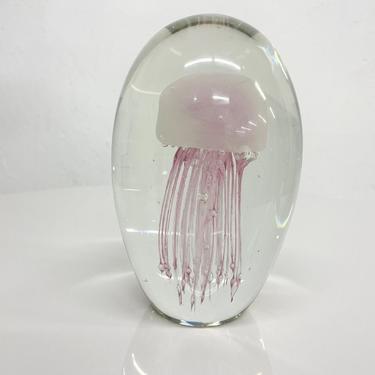 Pretty Sea Life Sculpture Glass Jellyfish PAPERWEIGHT in Pink Controlled Bubble Art 