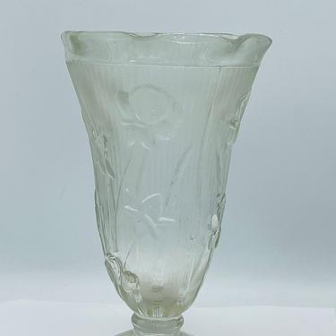 Vintage Jeanette Glass Iris &amp; Herringbone Depression Glass 9&amp;quot; Vase - Clear 