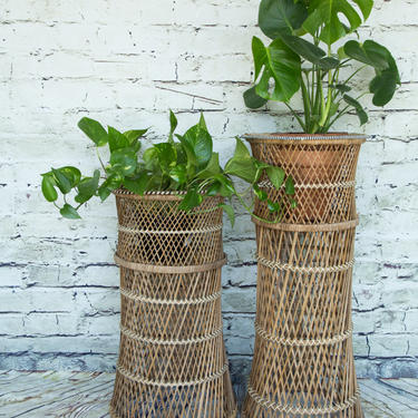 SHIPPING NOT FREE!!! Set of 2 Vintage Large and medium  Plant Stands/Planters 