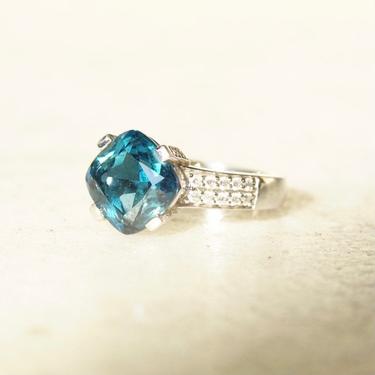 Vintage 14K White Gold Blue Topaz Solitaire Ring, Cushion Cut Gemstone, Accent Diamonds, Cathedral Setting, Gold Cocktail Ring, Size 7.5 US 