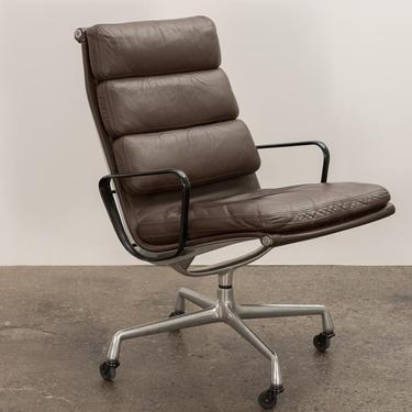 Eames Soft Pad Executive Leather Office Chair 