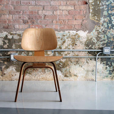 Vitage DCW chair by Eames