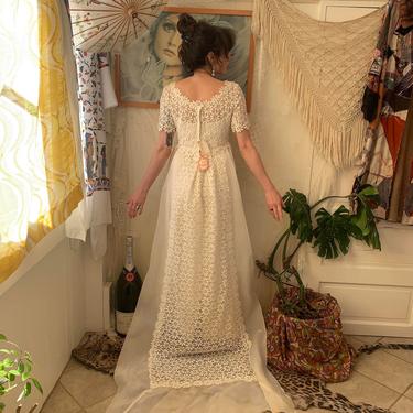 60's WEDDING DRESS - daises - train - empire waist - small 