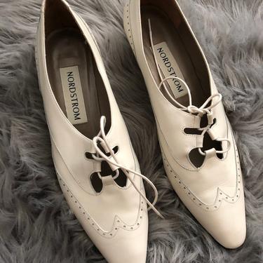 vintage italian leather wingtip cream white pointy toe curved heel lace up shoes 