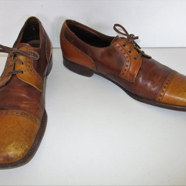 Vintage 1960s 70s, Florsheim Lightweights Two Tone Brown Leather Brogues, Oxfords Laced Tie Shoes 10 1/2B Men 