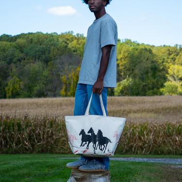 LET THE HORSES RUN TOTE