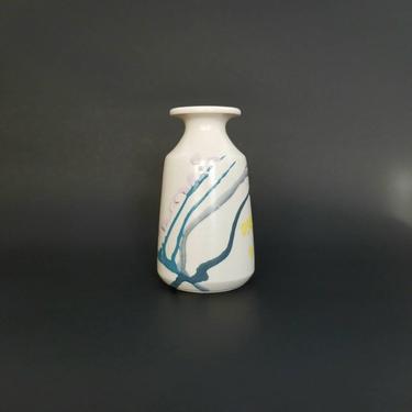 Vintage Pottery Vase / Ceramic Flower Vase / Abstract Blue Splash Painted White Vase / Hand Made Accent Vase / Small Decorative Pottery Vase 
