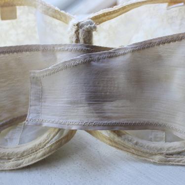 Vintage 1960s Strapless - Lace Bra made by Super Fashion, Made in USA 