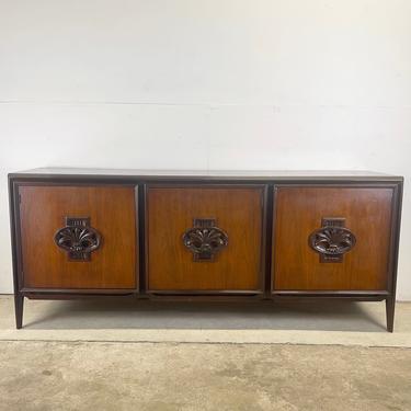 Large Mid-Century Modern nine Drawer Dresser 