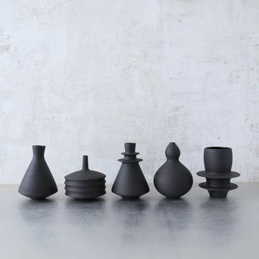 SHIPS NOW- 5 black stoneware mini vases- unglazed raw black clay bud vases by sarapaloma. 