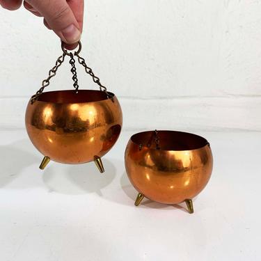 Vintage Coppercraft Hanging Copper Footed Planters Pair Set of 2 Gold Ring Chain 1970s 70s Mid-Century Kitchen Retro Made in the USA 