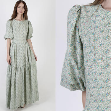 Floor Length Homestead Maxi Dress / Vintage 70s Paisley Calico Floral Dress / Homespun Country Farm Life / Womens Prairie Cotton Long Dress 