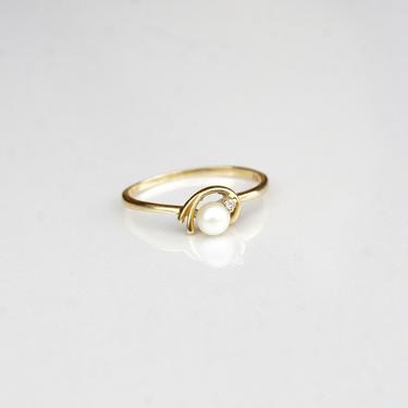Vintage EMA 14K Gold Plumb Pearl Ring With Accent Diamond, Solitaire Pearl Ring With Gold Details, Thin Yellow Gold Ring, Size 10 1/4 US 