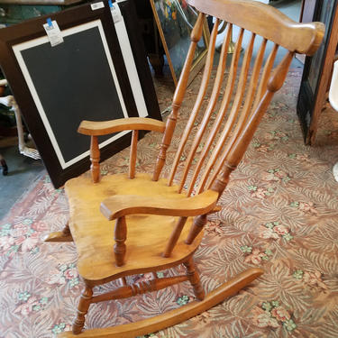Oak rocking chair 28.5 x 42 x 34.25