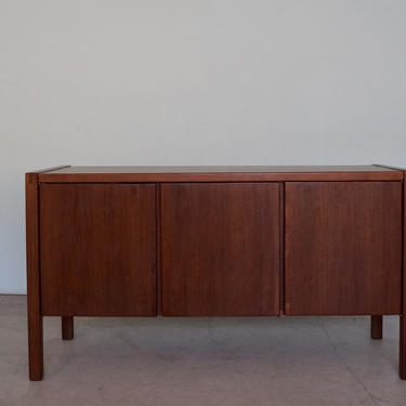Gorgeous 1960's Mid-century Modern Credenza Sideboard by Jens Risom Professionally Refinished! 