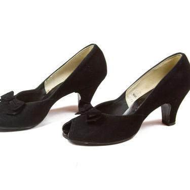 1950s High Heels ~ Black Bow Suede Peep Toe Pumps 