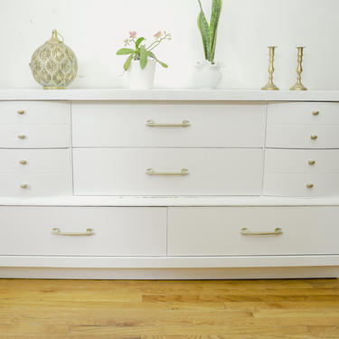 Mid Century Modern Painted Dresser, White and Gold Modern Dresser, United Furniture dresser, Changing Table, Credenza, Free NYC Delivery 