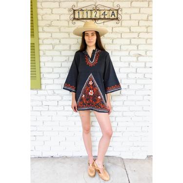 Indian Hand Loomed Tunic // vintage 70s embroidered black dress blouse boho hippie hippy 1970s woven cotton mini // S/M 