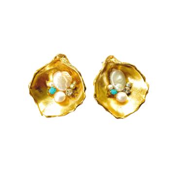 The Pink Reef pearl and turquoise oyster stud