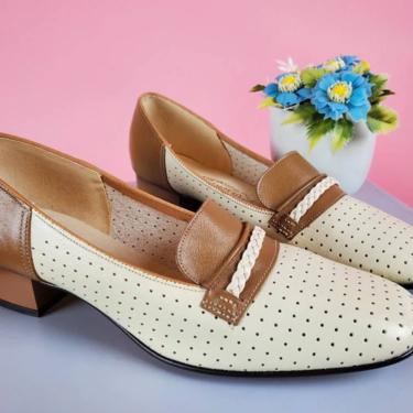 1960s mod leather loafers. Mod slip-ons.  2-toned heels. New. Tan beige cream. Square toe. By Mason Shoe Company. (Size 8 B) 