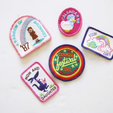 Vintage 80s Girl Scout Patch lot 5 - Embroidered Girl Scout Brownies Vintage Patches - 80s Rainbow Duck Kangaroo  Patch - Pastel Iron on 