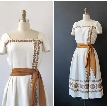 NICE FOLK Vintage 50s Dress | 1950's White Linen Embroidered Dress by Carlye | Woven in Ireland | Peasant, Boho, Summer | Size Small 