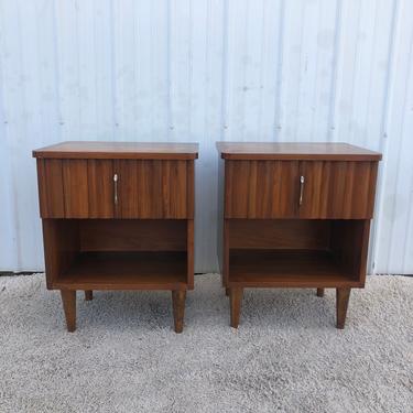 A Pair of Mid Century Single Drawer Nightstands 