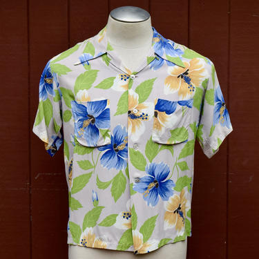 1940s /1950s Cold Rayon Hibiscus Print Hawaiian / Aloha Shirt Holiday Sportswear  M 
