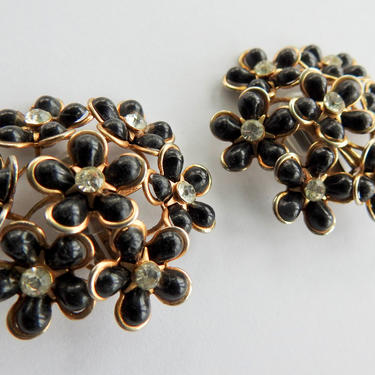 Black Lucite Rhinestone Flower Clip on Earrings 