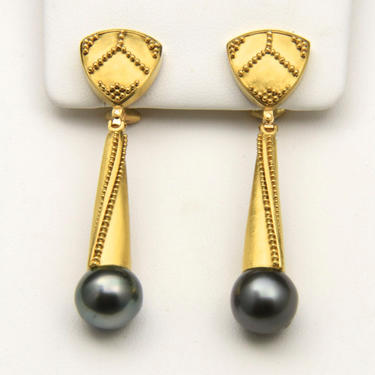 Stunning 22k Gold Tahitian Pearl Earrings Granulated Detail Custom Stewart Jones 