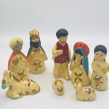 Vintage  8 Pc Hand Painted Decorative Nativity from Mexico-- folk Art 