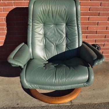 Vintage Mid-Century Green Lounge Chair Ekornes Stressless