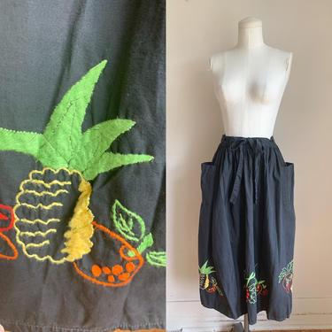 Vintage 1970s Black Fruit Embroidery Skirt / M-L 