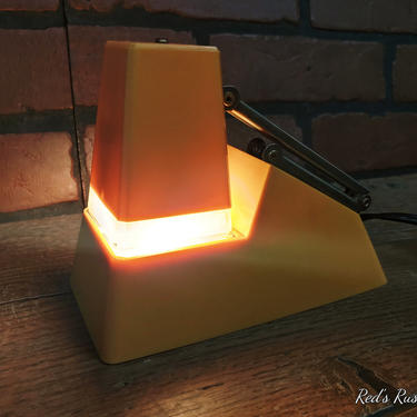Well-Lite Cream Small Task Table Lamp 
