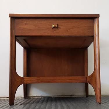 Mid Century Modern Brasilia Bedside or End Table by Broyhill 