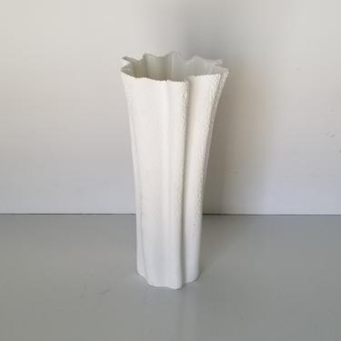 Vintage Linen Pattern Fine Ceramic Handmade Vase. 