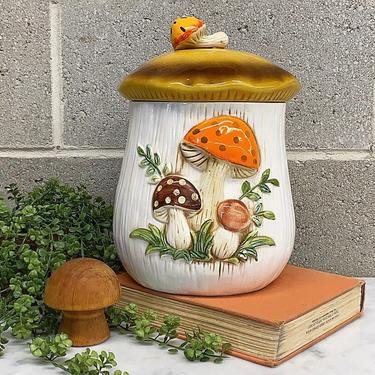 Vintage Merry Mushroom Canister Retro 1970s Bohemian + Sears and Roebuck + Japanese + Large Flour Size + Kitchen Storage and Organization 