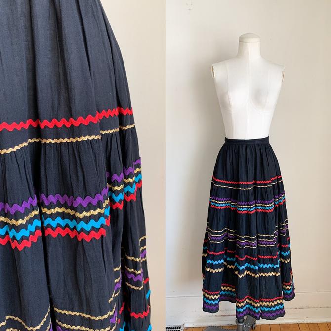 Vintage 1970s Black &amp; Rainbow Rick Rack Skirt / 28&amp;quot; waist 