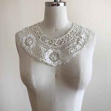 Floral Lace Collar - Early 1900s 