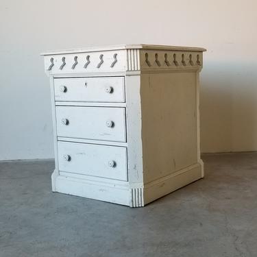 Hekman French Country Style Nightstand 