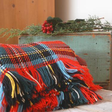 Vintage wool plaid blanket with fringe / handwoven Nova Scotia Cape Breton plaid blanket / cozy cottage cabin throw / stadium blanket 