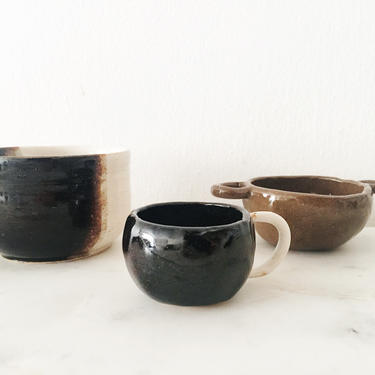 SAMPLE SALE 25% off // Handmade Espresso Mug // glossy black and white // stoneware cup 