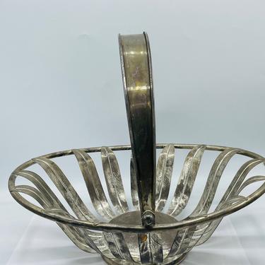 Vintage Godinger Silver Plate Serving Basket Swinging Handle Sunflower Center with Petals Going Outward to Form Sides of Basket 
