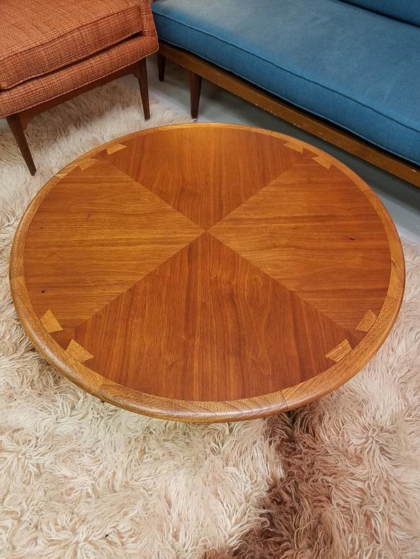 Lane Acclaim Mid-Century Modern Round Coffee Table
